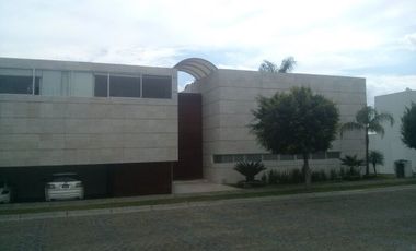 MAJESTUOSA EN LOMAS ANGELOPOLIS  444