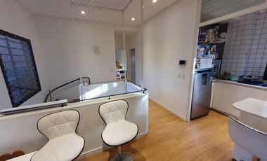 oficina con gran terraza propia en complejo con pileta Vicente Lopez calle Cortada, vias a Maipu