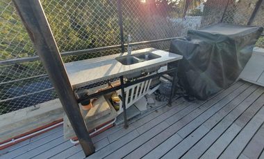oficina con gran terraza propia en complejo con pileta Vicente Lopez calle Cortada, vias a Maipu
