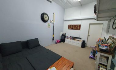 oficina con gran terraza propia en complejo con pileta Vicente Lopez calle Cortada, vias a Maipu