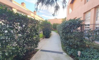 oficina con gran terraza propia en complejo con pileta Vicente Lopez calle Cortada, vias a Maipu