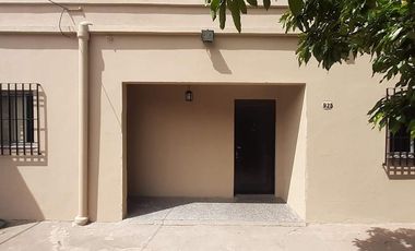 Casa en venta - 2 Dormitorios 1 Baño - 90mts2 - Llavallol