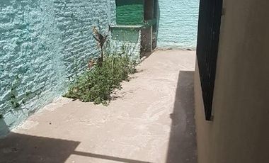 Casa en venta - 2 Dormitorios 1 Baño - 90mts2 - Llavallol