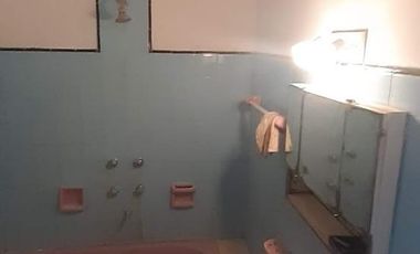 Casa en venta - 2 Dormitorios 1 Baño - 90mts2 - Llavallol
