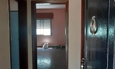 Casa en venta - 2 Dormitorios 1 Baño - 90mts2 - Llavallol