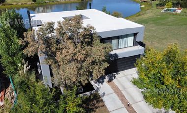 Casa en  venta en EL CANTON ISLAS - MAROTO PROPIEDADES