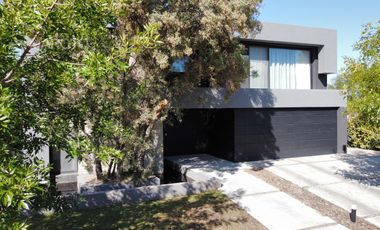 Casa en  venta en EL CANTON ISLAS - MAROTO PROPIEDADES
