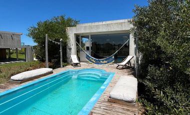 Casa en venta - 3 Dormitorios 2 Baños - 1.422Mts2 - Pinamar