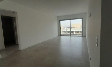DEPARTAMENTO 3 DORMITORIO CON BALCON PLENO CENTRO