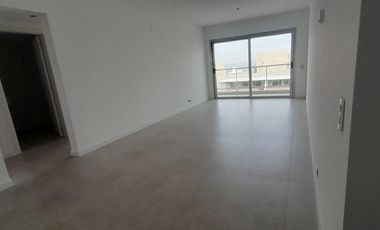 DEPARTAMENTO 3 DORMITORIO CON BALCON PLENO CENTRO