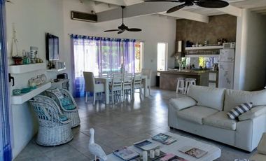 Casa en venta - 3 Dormitorios 3 Baños - Cocheras - 2.100Mts2 - Pinamar