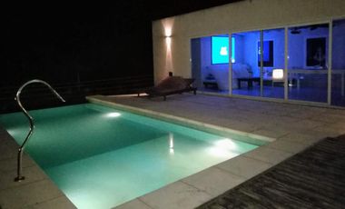 Casa en venta - 3 Dormitorios 3 Baños - Cocheras - 2.100Mts2 - Pinamar