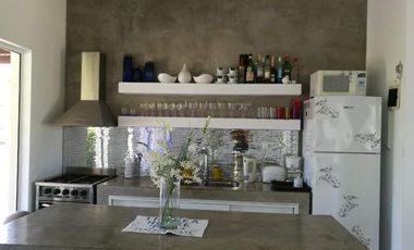 Casa en venta - 3 Dormitorios 3 Baños - Cocheras - 2.100Mts2 - Pinamar