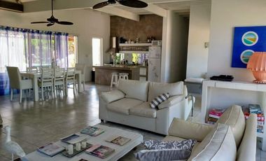 Casa en venta - 3 Dormitorios 3 Baños - Cocheras - 2.100Mts2 - Pinamar