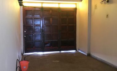 Casa en venta - 2 Dormitorios 1 Baño 1 Cochera - 223Mts2 - Quilmes Oeste