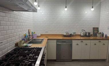 Casa con Patio, pileta y quincho en Remedios De Escalada