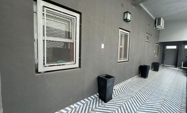 Casa con Patio, pileta y quincho en Remedios De Escalada