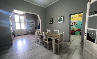 Casa con Patio, pileta y quincho en Remedios De Escalada