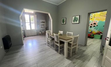 Casa con Patio, pileta y quincho en Remedios De Escalada