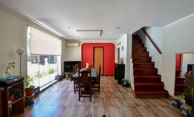Casa en Ensenada - 4 dormitorios, jardín y pileta - Moreno esq. Don Bosco