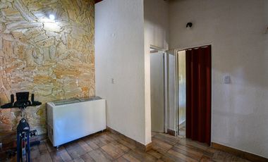 Casa en Ensenada - 4 dormitorios, jardín y pileta - Moreno esq. Don Bosco