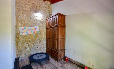 Casa en Ensenada - 4 dormitorios, jardín y pileta - Moreno esq. Don Bosco