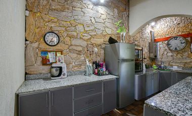 Casa en Ensenada - 4 dormitorios, jardín y pileta - Moreno esq. Don Bosco