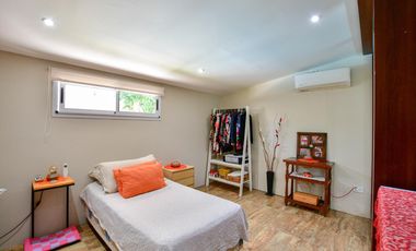 Casa en Ensenada - 4 dormitorios, jardín y pileta - Moreno esq. Don Bosco
