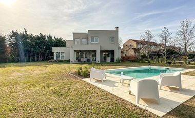 Casa en Venta en Estancias del Pilar, Pilar, GBA Norte -  4 dormitorios