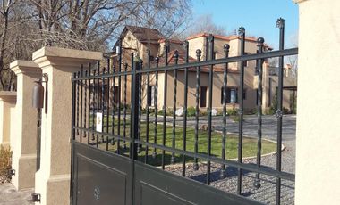 IMPORTANTE CASONA EN VENTA CLUB DE CAMPO EL MORO