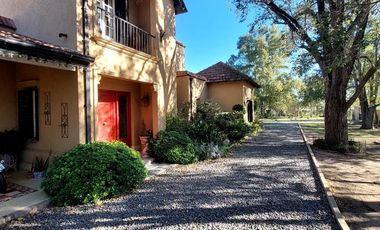 IMPORTANTE CASONA EN VENTA CLUB DE CAMPO EL MORO