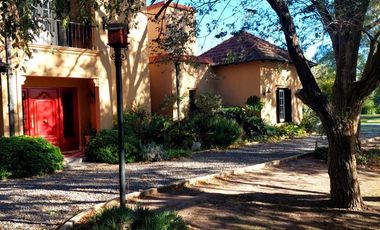 IMPORTANTE CASONA EN VENTA CLUB DE CAMPO EL MORO