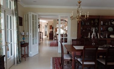IMPORTANTE CASONA EN VENTA CLUB DE CAMPO EL MORO