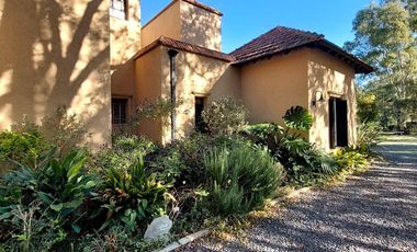 IMPORTANTE CASONA EN VENTA CLUB DE CAMPO EL MORO