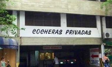 Venta.- Cochera - Centro