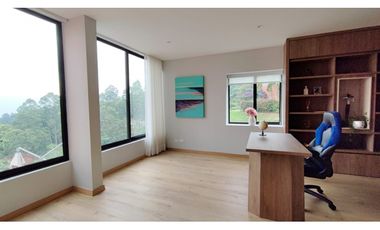 8489597 Venta Casa en el Poblado sector el Tesoro