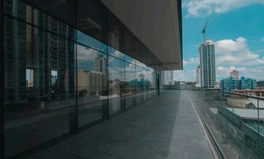 LOCAL EXCLUSIVO EN EDIFICIO NUOVO ARMANI 127M2 DE LUJO