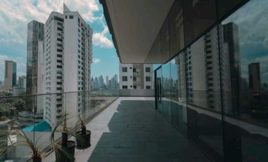 LOCAL EXCLUSIVO EN EDIFICIO NUOVO ARMANI 127M2 DE LUJO