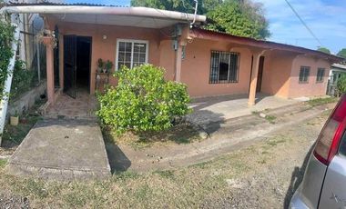 SE VENDE DOS CENTRICAS CASAS EN CHITRE