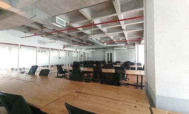 SE ARRIENDA OFICINA POBLADO