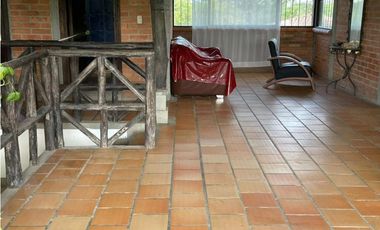 SE VENDE FINCA EN ALCALA  CON 8 CUADRAS