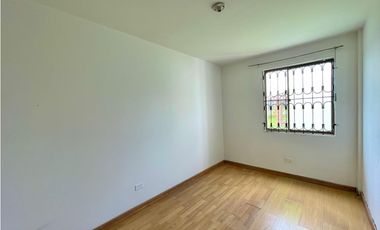 Hermosa casa por el camellòn del Salvio Cota