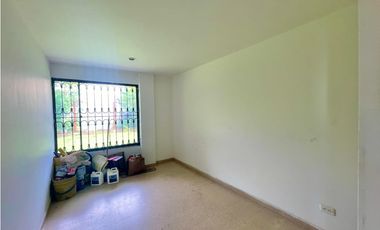 Hermosa casa por el camellòn del Salvio Cota