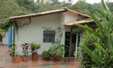 VENTA FINCA ANOLAIMA AMOBLADA