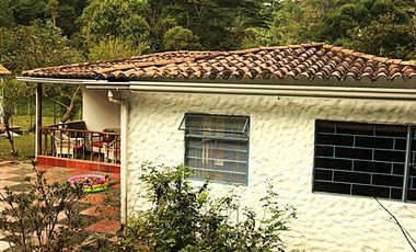 VENTA FINCA ANOLAIMA AMOBLADA