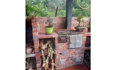 VENTA FINCA ANOLAIMA AMOBLADA