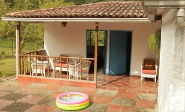 VENTA FINCA ANOLAIMA AMOBLADA