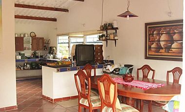VENTA FINCA ANOLAIMA AMOBLADA