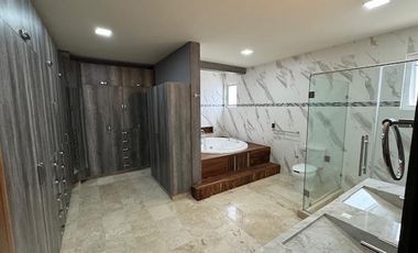 CASA EN VENTA DE 5 RECÁMARAS RESIDENCIAL EL MOLINO LEÓN GTO