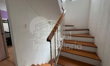 Casa de 3 niveles en Lomas de Guadalupe